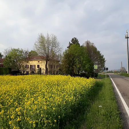 Beb Reboglio Bed and Breakfast Rolo