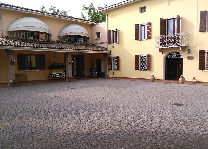 לינה וארוחת בוקר Beb Reboglio 4*